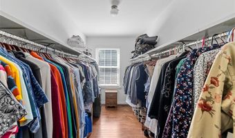 307 Blue Ridge Place Ct, Ballwin, MO 63011