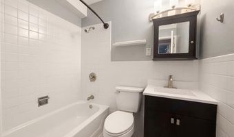 510 Wicklow Dr, Ballwin, MO 63021