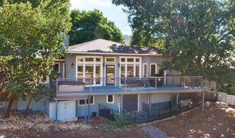 900 Cypress Point Loop, Ashland, OR 97520