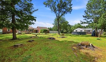 115 Poplar St, Agawam, MA 01030