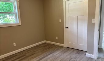 2318 N Lakeview Dr, Austin, IN 47102