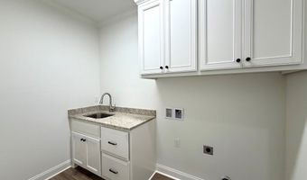 2702 Thomas St, Adel, GA 31620
