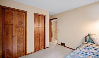 451 Reflection Rd, Apple Valley, MN 55124