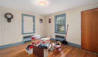 39 Greenfield Ave, North Providence, RI 02911