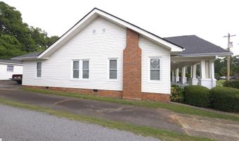 102 Wardlaw St, Abbeville, SC 29620