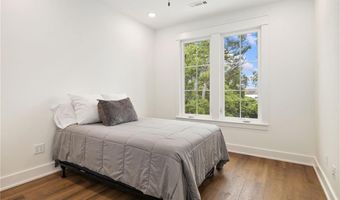 823 NW 14th St, Bentonville, AR 72712