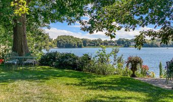 16 US-1, Falmouth, ME 04105