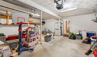 24 Poppy Hill Dr, Johnston, RI 02919