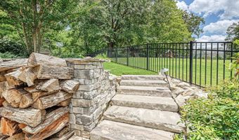 7009 Providence Ln W, Charlotte, NC 28226