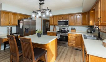 305 NE Mandy Ln, Ankeny, IA 50021