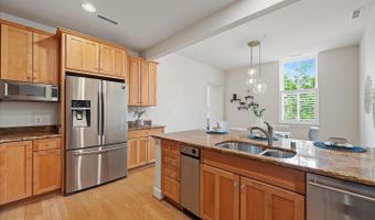 66 FRANKLIN St #418, Annapolis, MD 21401