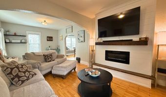 1403 N ONEIDA St, Appleton, WI 54911