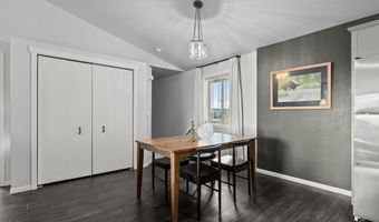 3333 N CASALOMA Dr 9, Appleton, WI 54913