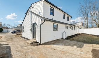 38 Somerset Rd E, Amityville, NY 11701