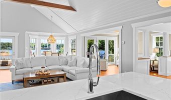115 Beavertail Rd, Jamestown, RI 02835