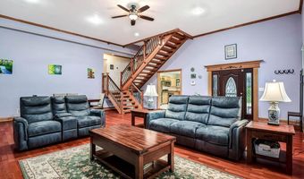 4406 ROUNDHILL Rd, Alexandria, VA 22310