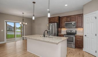 2715 Danbury Rd, Ames, IA 50010