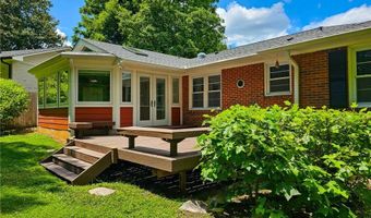 2461 Woodridge Dr, Decatur, GA 30033