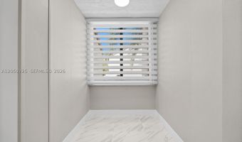 3549 Magellan Cir 418, Aventura, FL 33180