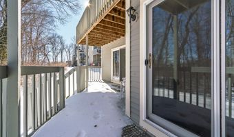 39 Manorwood Dr 39, Branford, CT 06405