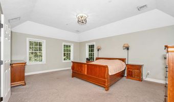 7 Oak Ridge Dr, Atkinson, NH 03811