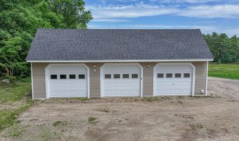 34 Cricket Ln, Sebago, ME 04029