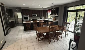3621 Bunker Hill Dr, Algonquin, IL 60102