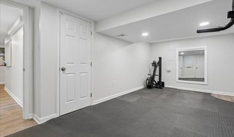 3536 N DICKERSON St, Arlington, VA 22207