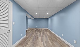 15 Morningside Dr, North Kingstown, RI 02852