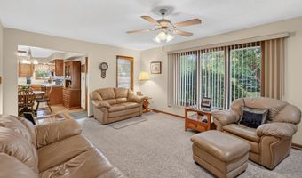 1299 Bentwood Ct, Altoona, IA 50009