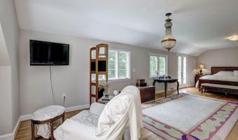 5204 WESTWOOD Dr, Bethesda, MD 20816