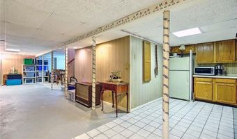72 Vermont St, Cranston, RI 02920
