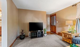 1833 N OWAISSA St, Appleton, WI 54911