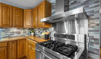135 Knollwood St W, Annandale, MN 55302