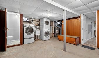 98 W 31ST St, Bayonne, NJ 07002