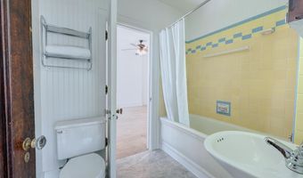 411 N B St, Arkansas City, KS 67005