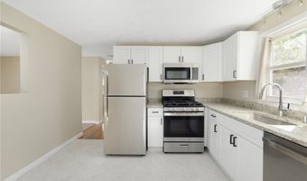 620 Dry Bridge Rd, North Kingstown, RI 02852