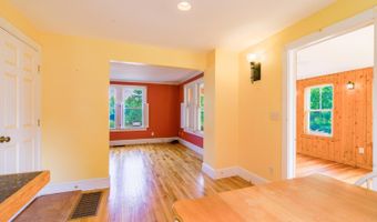 17 Main St, Albion, ME 04910
