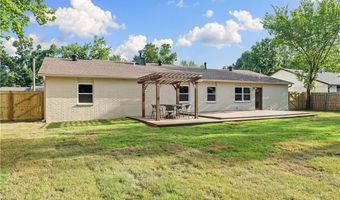 402 SW 11th St, Bentonville, AR 72712