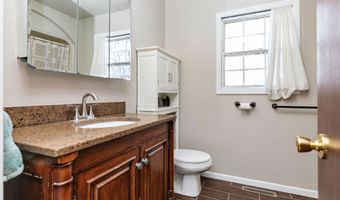 610 5th Ave, Altoona, IA 50009