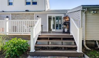 18 Sylvan Ter, Newport, RI 02840
