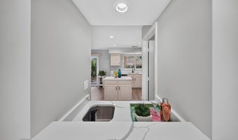 6576 MEDINAH Ln, Alexandria, VA 22312