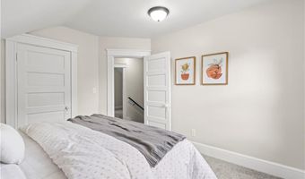 15 Spruce Ave, Cranston, RI 02910