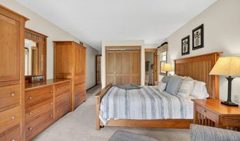 1323 Scott Cir, Ames, IA 50014