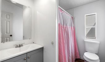 22020 Nisqually Rd 3, Apple Valley, CA 92308