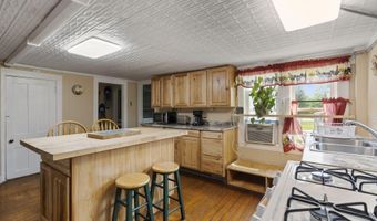 8 Cross St, Andover, ME 04216