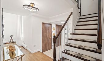210 Kentucky Way, Freehold, NJ 07728