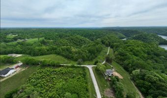 1 Lake Bluff Dr, Baxter, TN 38544