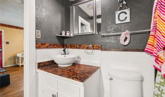 839 14th St, Barling, AR 72923