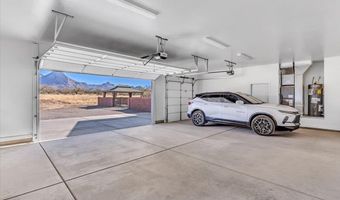 135 W Hawk Way, Amado, AZ 85645